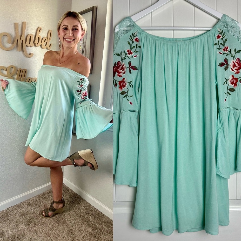 UMGEE Floral Embroidered sea foam Off-Shoulder bell sleeve Dress medium
